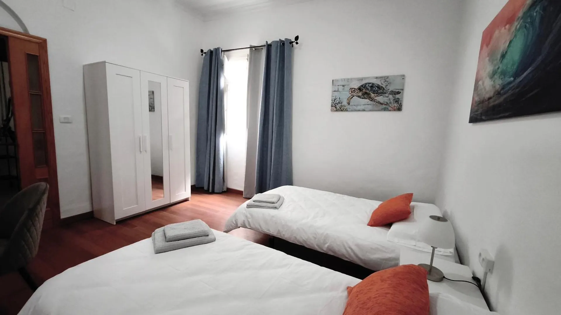 Auditorium And Las Canteras Paradise contacts